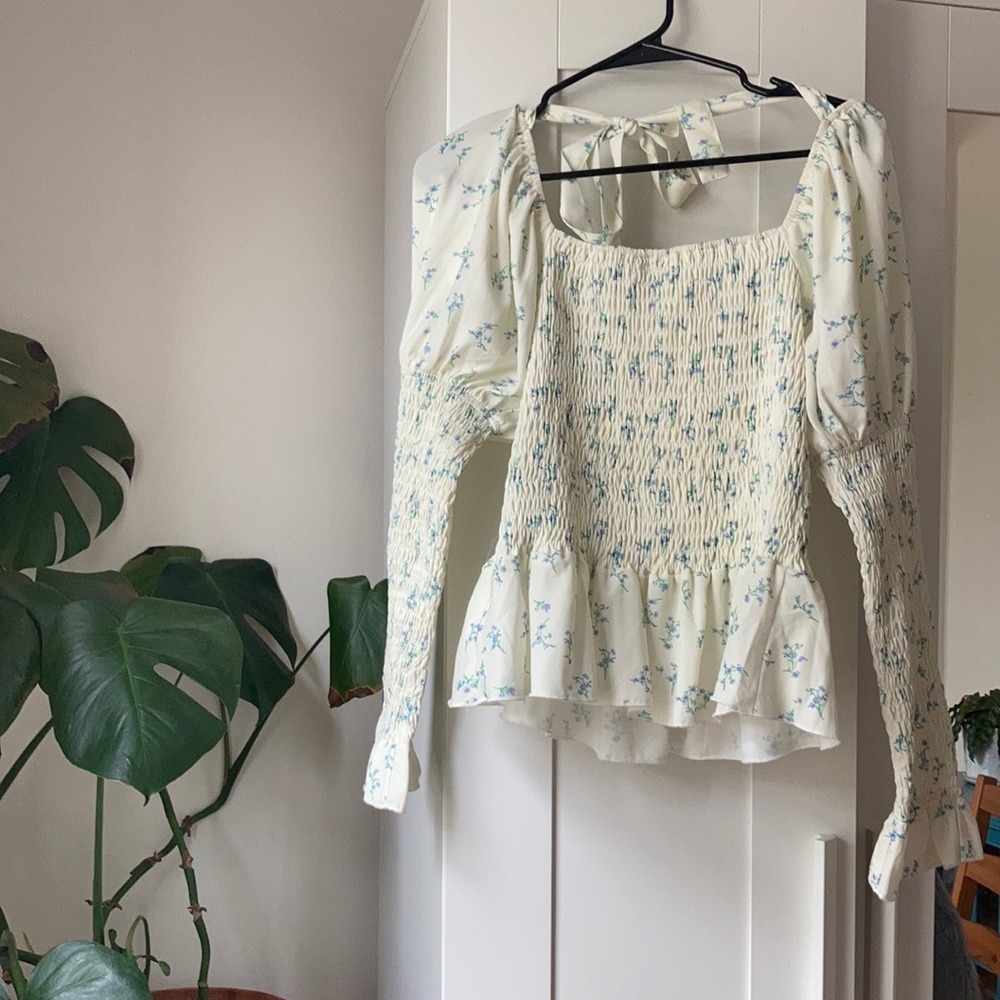 NWT Cottagecore puff sleeve floral top